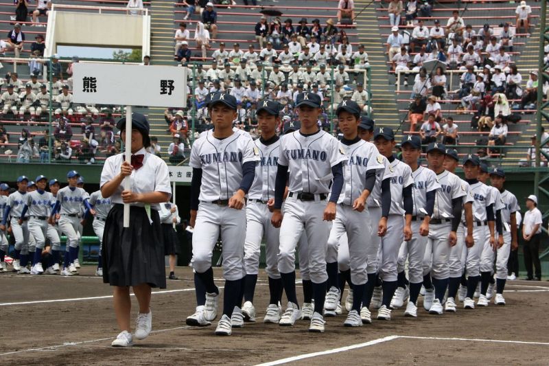 昨年の県大会開会式（2019年7月12日、和歌山市の紀三井寺球場で）