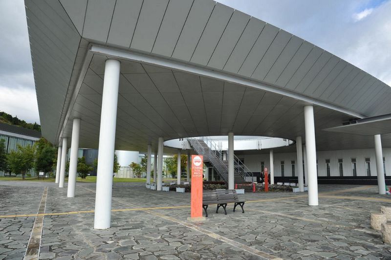 和歌山県立情報交流センター　ビッグ・ユー