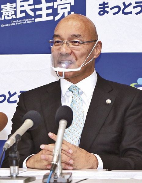 次期衆院選和歌山２区への出馬の意気込みを話す藤井幹雄氏（１１日、和歌山市で）