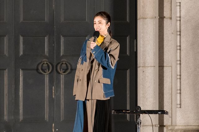 大阪市中央公会堂プロジェクションマッピング初回上映セレモニーに登場した上戸彩（C）2025 Disney Enterprises, Inc. All Rights Reserved.