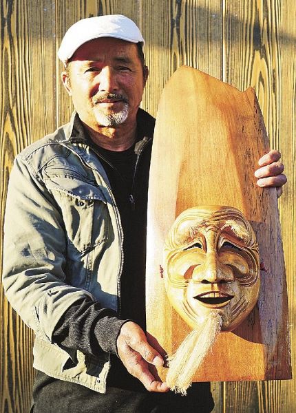 ねんりんピック岐阜出品が決まった作品と作者の寺本孝夫さん