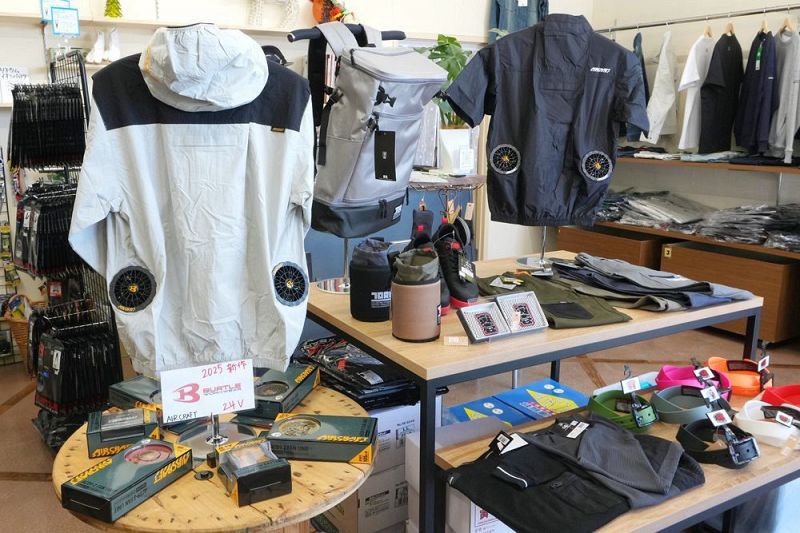 「ＢＵＲＴＬＥ」のファン付き作業服