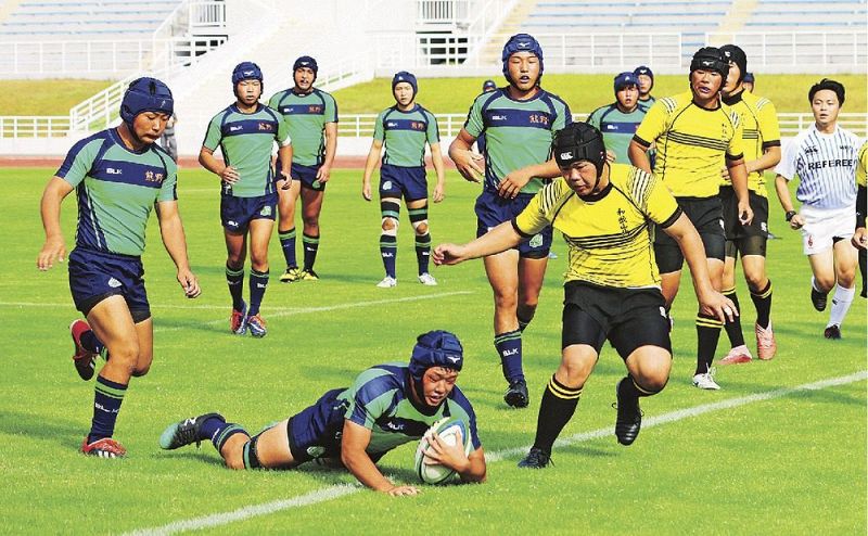 熊野―和歌山北　熊野は後半３０分に田元がトライを決めて追加点（１日、和歌山市の紀三井寺公園陸上競技場で）