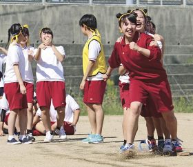 秋晴れの下、元気いっぱい／串本古座高で体育祭