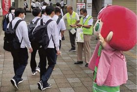 夏の子ども守ろう／青少年育成町民会議／南部駅前で啓発