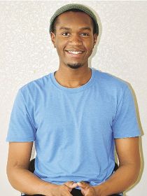 がんばってます／トーマス・セクーさん（２４歳）／みなべ町の外国語指導助手