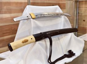刀匠安達さんの脇差し展示　田辺市龍神のドラゴンミュージアム