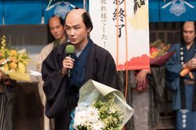 井上芳雄「とても感謝しています」　『べらぼう』クランクアップ