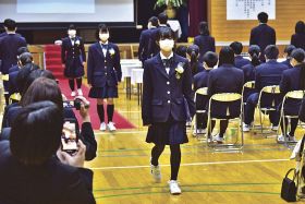 ２９人が証書受け取る／龍神中で卒業式