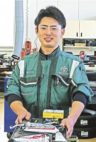 がんばってます／木戸　葵海〈きど　あおい〉さん（２１歳）／田辺市稲成町　和歌山トヨペット田辺店